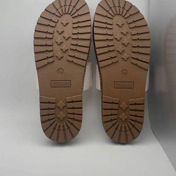 CUSHIONAIRE ✨Women's Comfty Flatform Footbed Sandal   SIZE 7 - Picture 5 of 6
